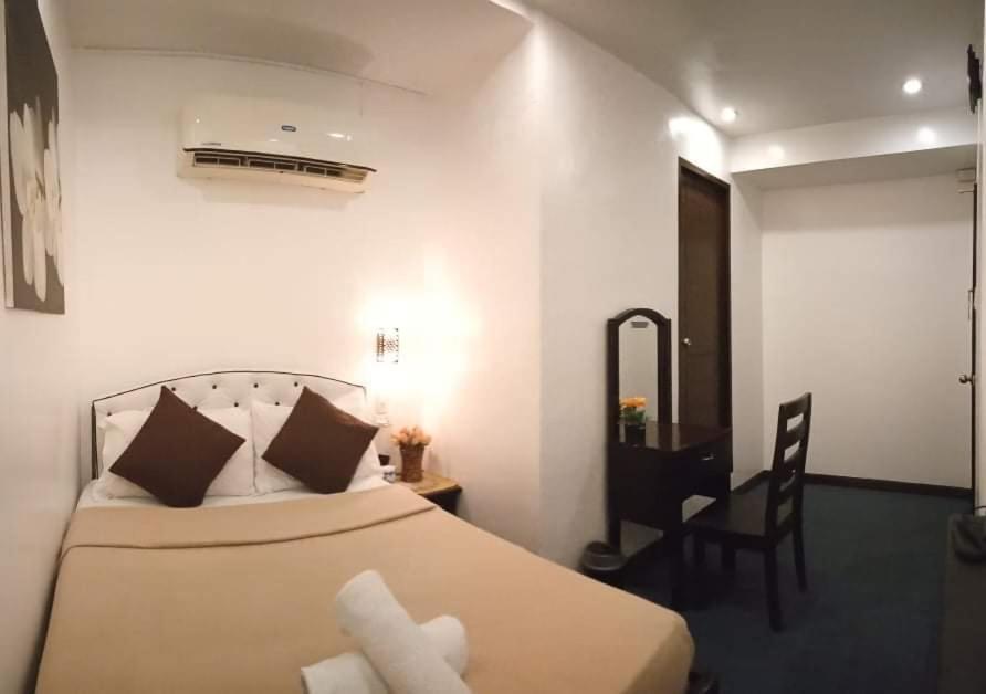 Amax Inn Cebu Мандауэ Экстерьер фото