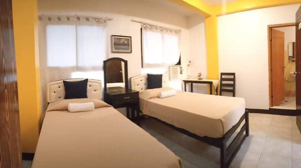 Amax Inn Cebu Мандауэ Экстерьер фото