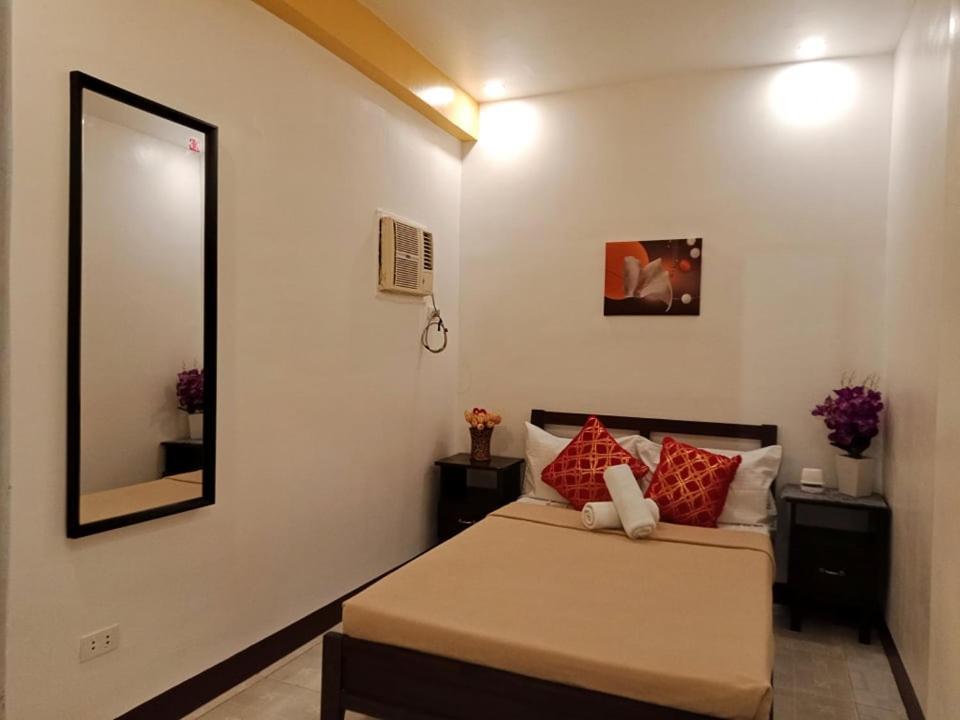 Amax Inn Cebu Мандауэ Экстерьер фото