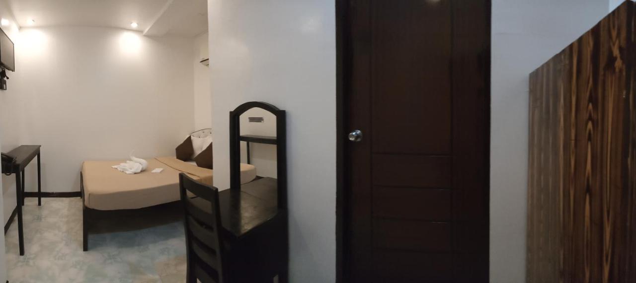 Amax Inn Cebu Мандауэ Экстерьер фото