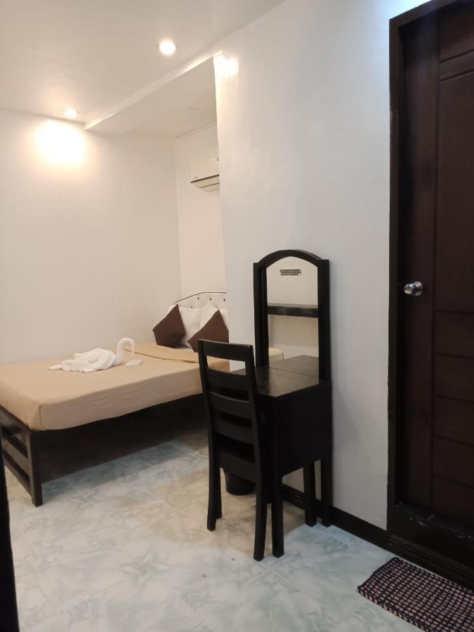 Amax Inn Cebu Мандауэ Экстерьер фото