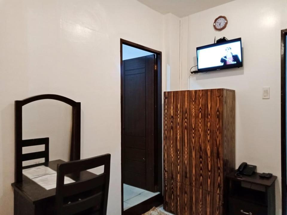 Amax Inn Cebu Мандауэ Экстерьер фото