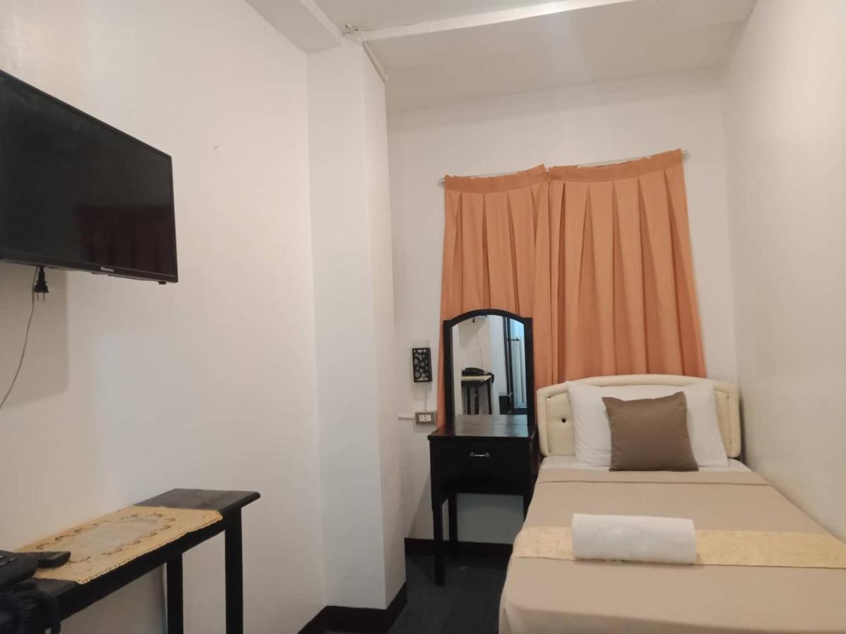 Amax Inn Cebu Мандауэ Экстерьер фото