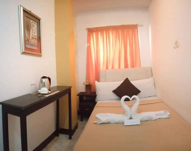 Amax Inn Cebu Мандауэ Экстерьер фото