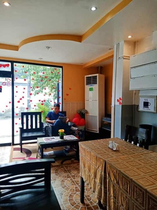 Amax Inn Cebu Мандауэ Экстерьер фото
